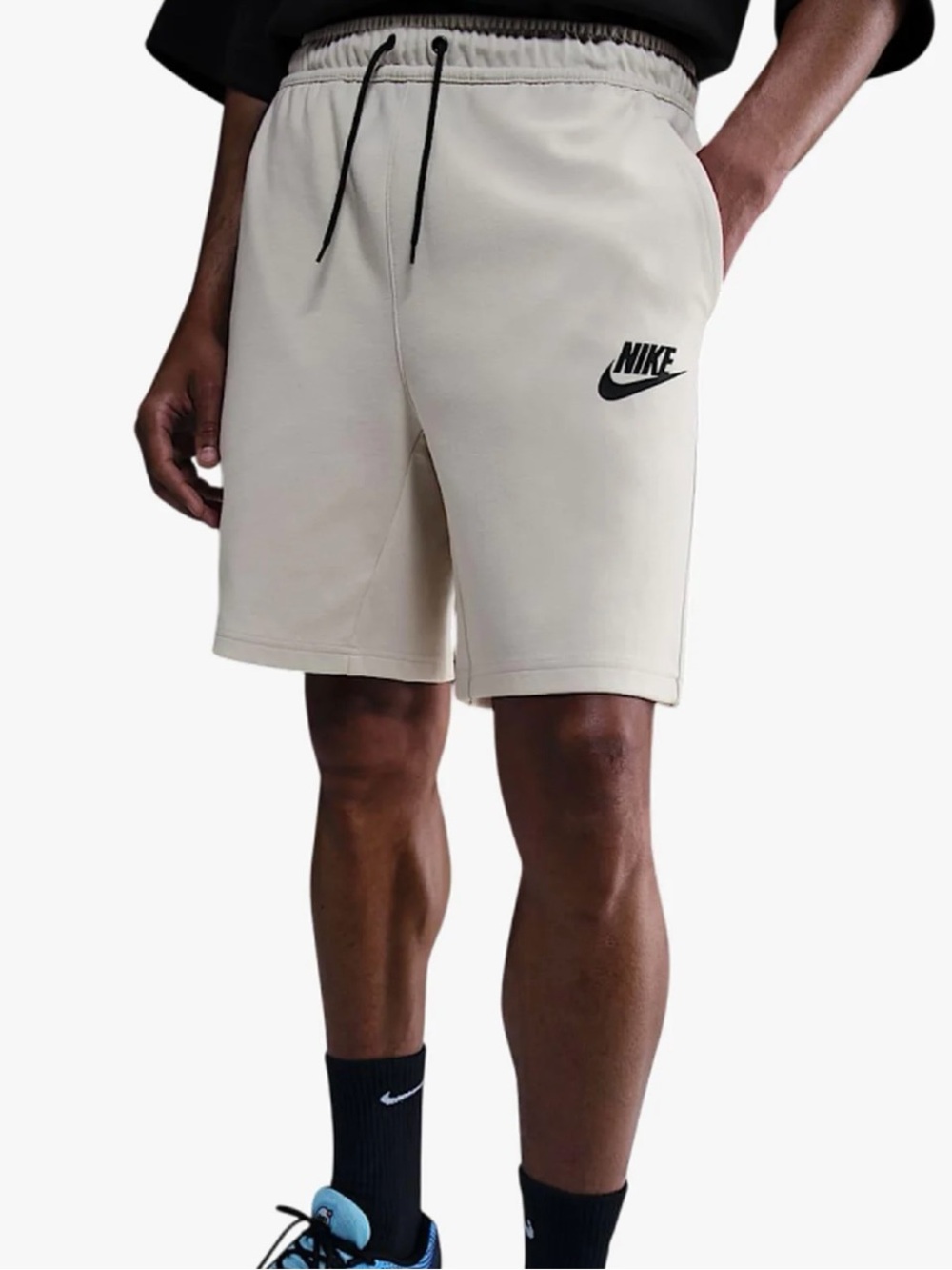 Nike Sportwear Tech Essentials
Short